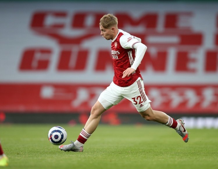  阿森纳零封曼城登顶积分榜首  