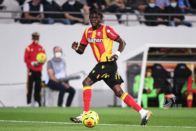 15, 朗斯主场不敌弱旅爆冷门输球  