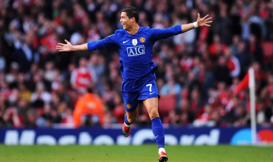  那不勒斯年轻前锋闪耀梅开二度  