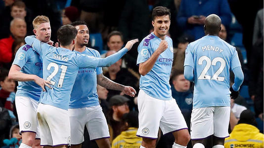  西汉姆联爆冷战胜卫冕冠军曼城震惊足坛